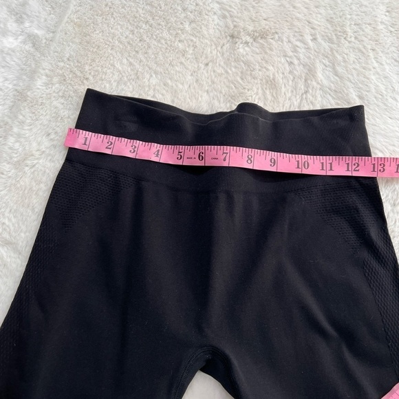 Champion black capris leggings size medium - Picture 6 of 8